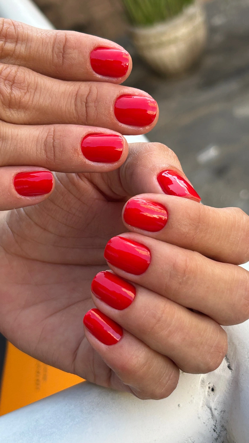 Esmaltação em vermelho